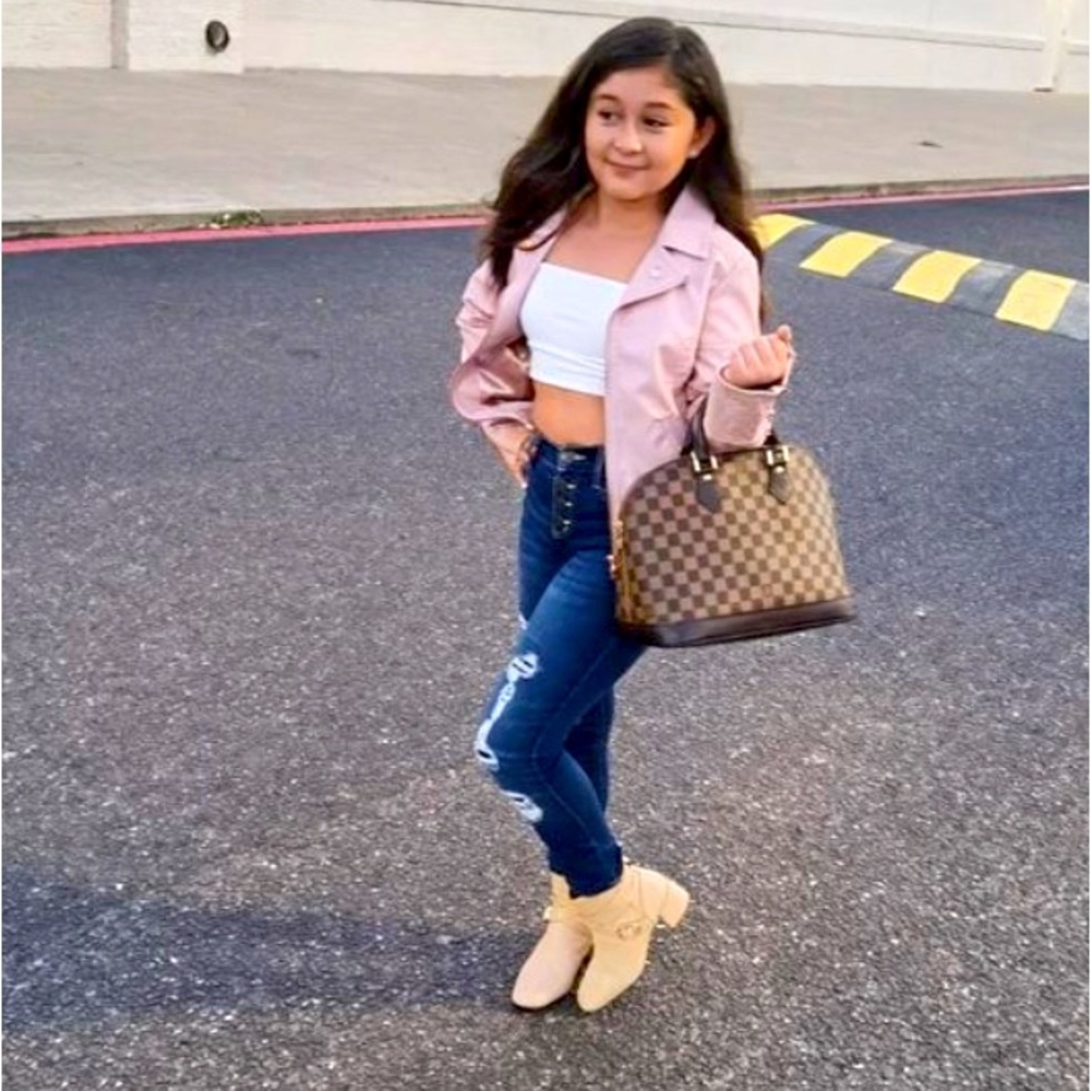 Light pink leather jacket from guess only used 2 times size 12 kids little girl
